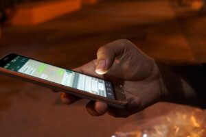 再婚パーティーでの連絡先交換のポイントは？